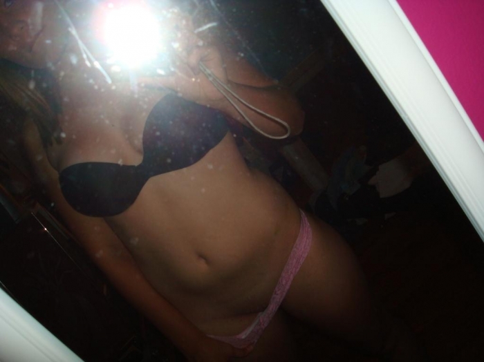 Escorta de lux, discretie totala! – Blonda seducatoare total