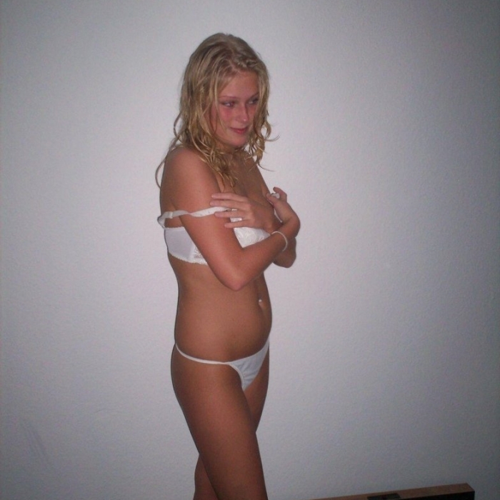 Hello bby doar deplasare – Fara graba si discret doar deplasari