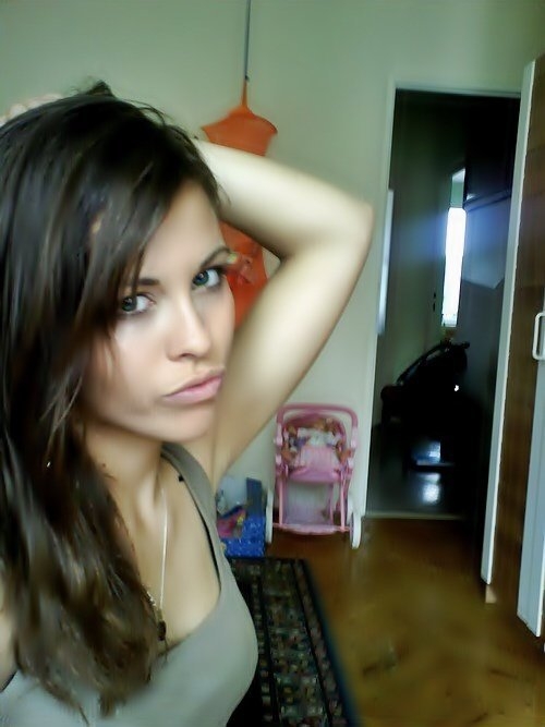 Piata chibrit! Noua pe zona – Hello bby la mine senzatii tari