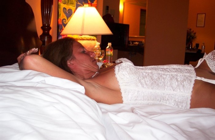 Sweet hot. Alina, am venit doar la, cererea voastra! – Buna sunt denisa fac si deplasari zona unirii